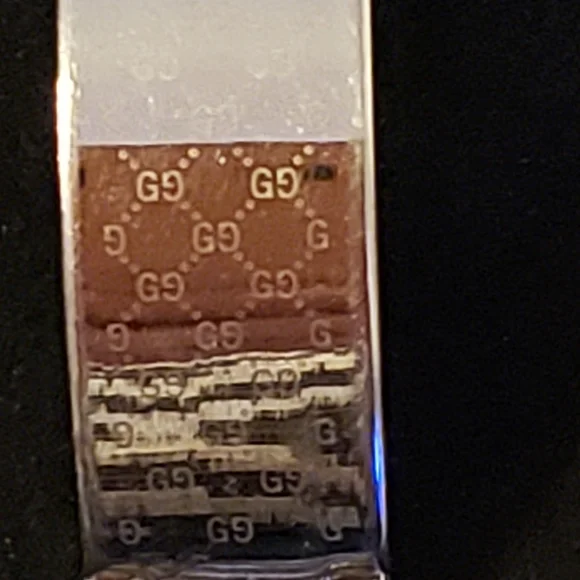 Gucci Silver and Black Watch - Picture 7 of 11